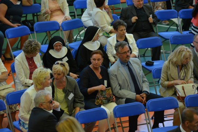 Przemarsz uczestników Jubileuszu Szkoły